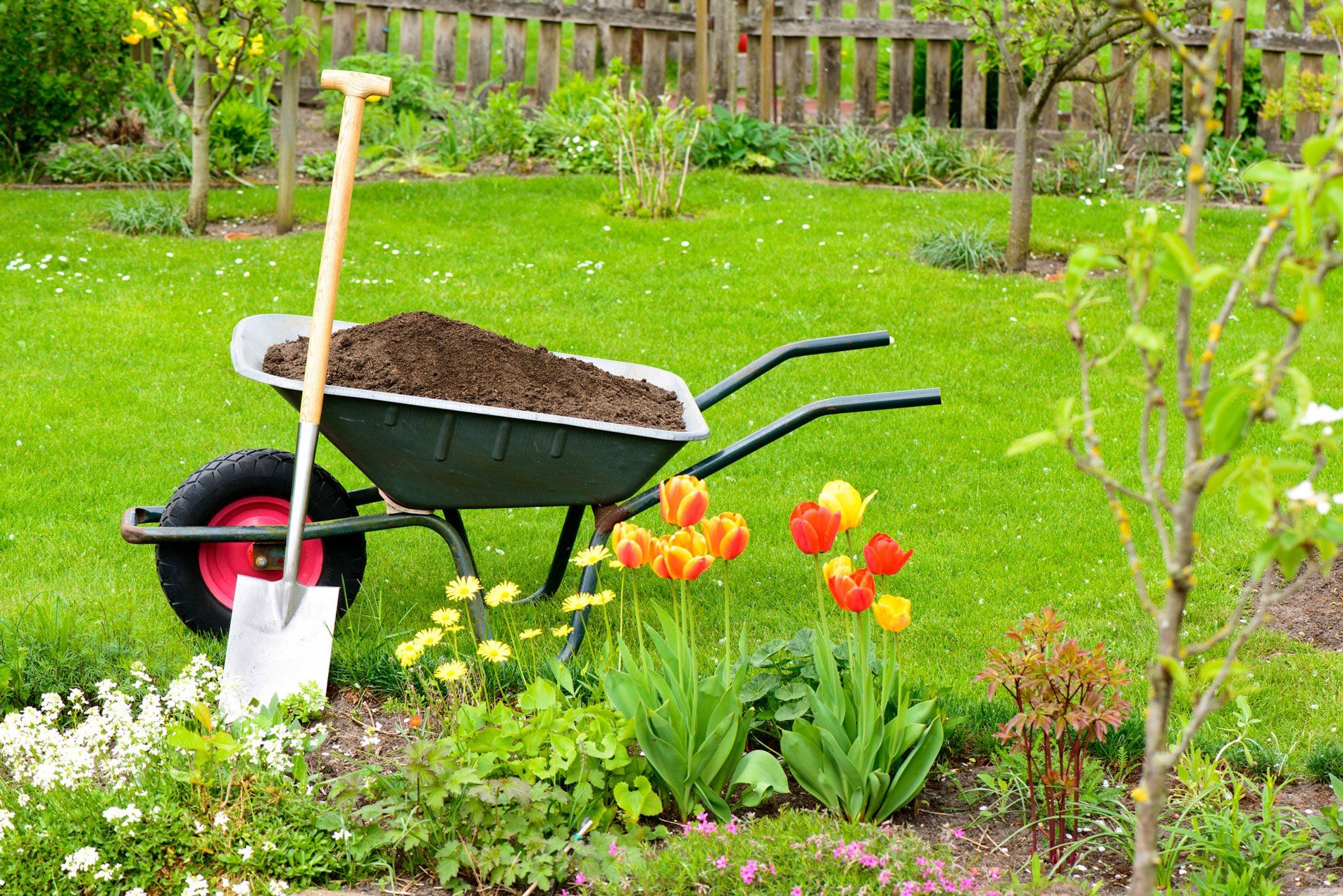 Flowerbeds — Groveland, FL — South Lake Irrigation Inc. Flowerbeds — Groveland, FL — South Lake Irrigation Inc.