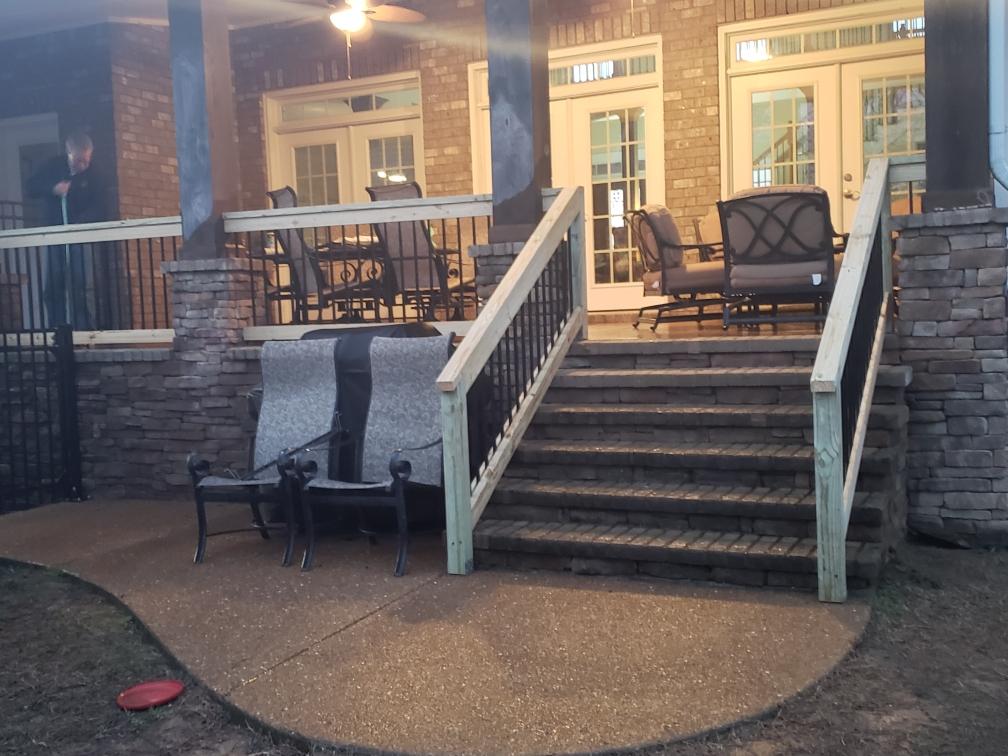 wooden porch contractor in Nashville Tennessee
