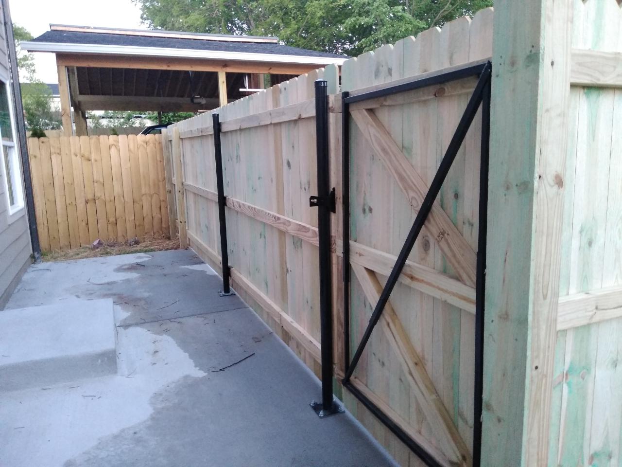 Privacy gated fence in Nashville Tennessee