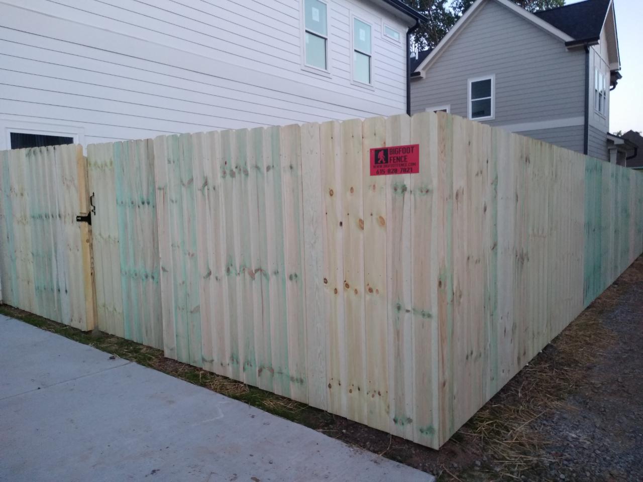 residential yard fence in Nashville TN