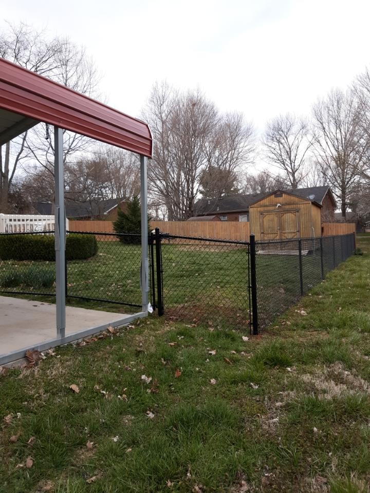 residential medal fence contractor in Nashville Tennessee