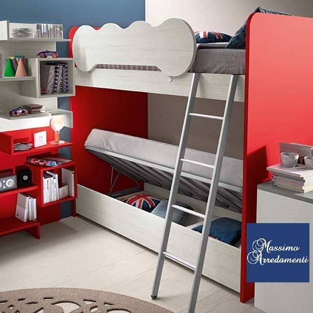 Letto a castello rosso e bianco con contenitore, scala e scaffali integrati nella cameretta di un bambino.