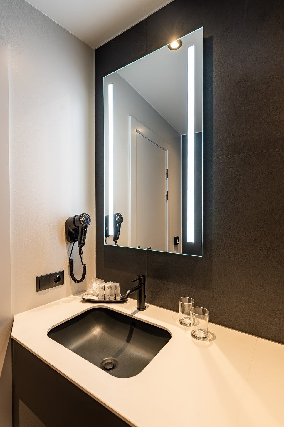 Superior Double room with city view 7