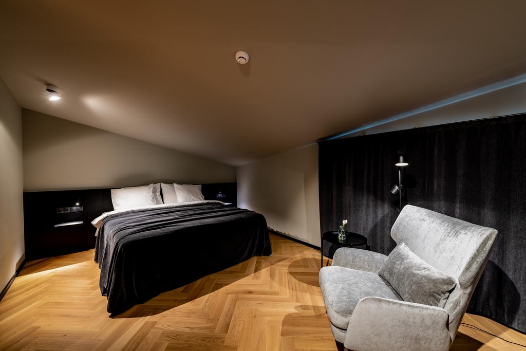 King Suite  with bath 5