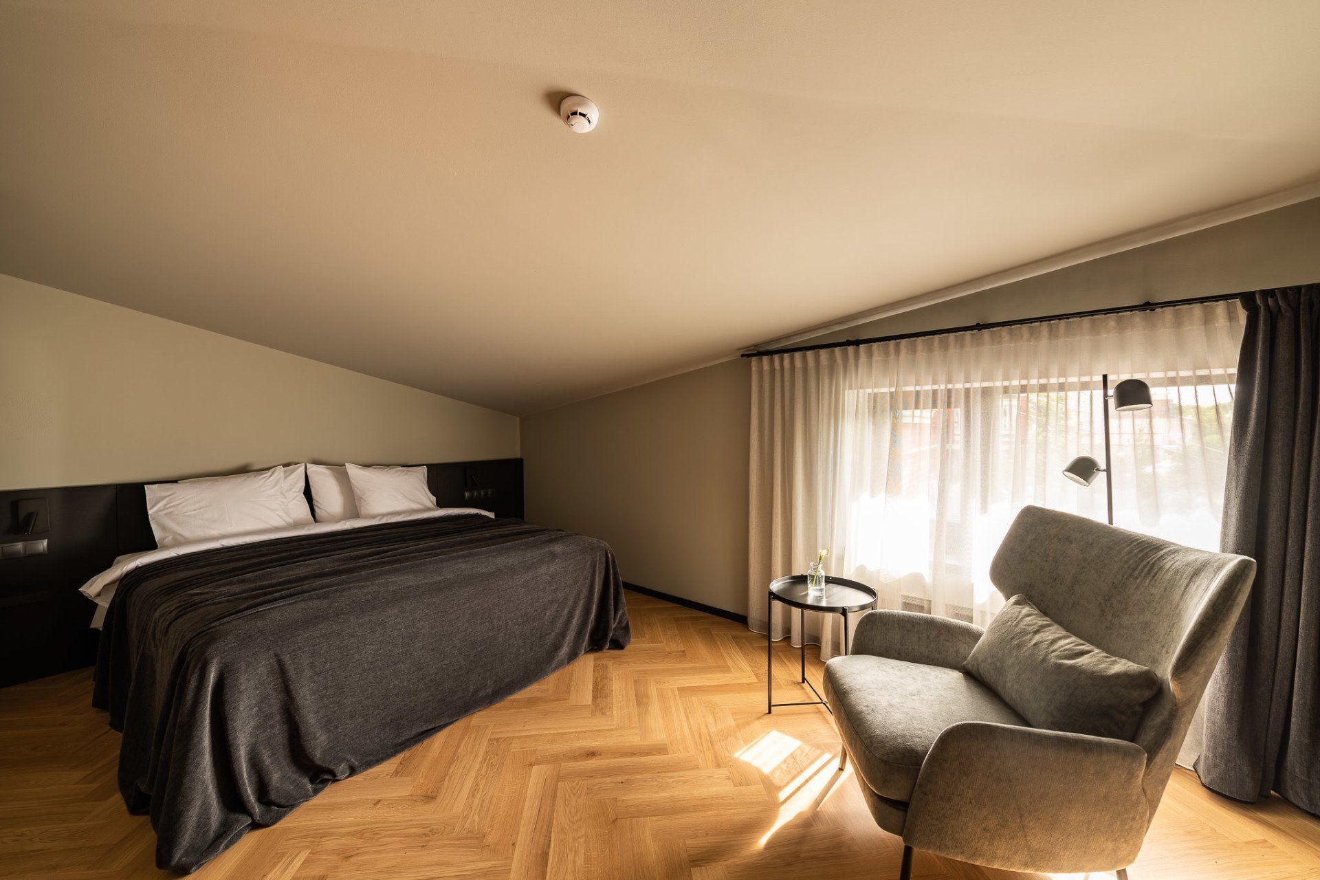 King Suite  with bath 2
