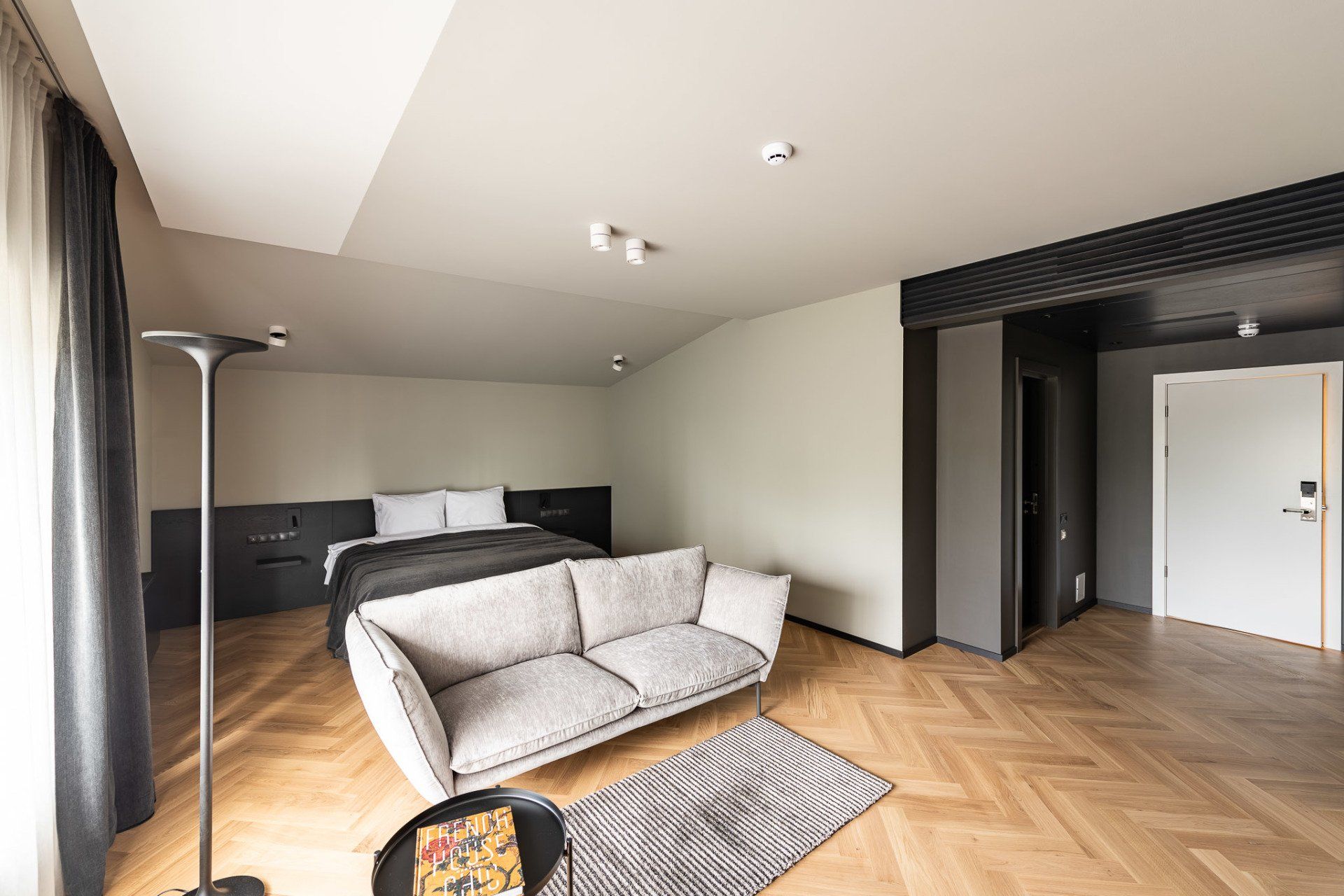 Superior Mansard King room 11