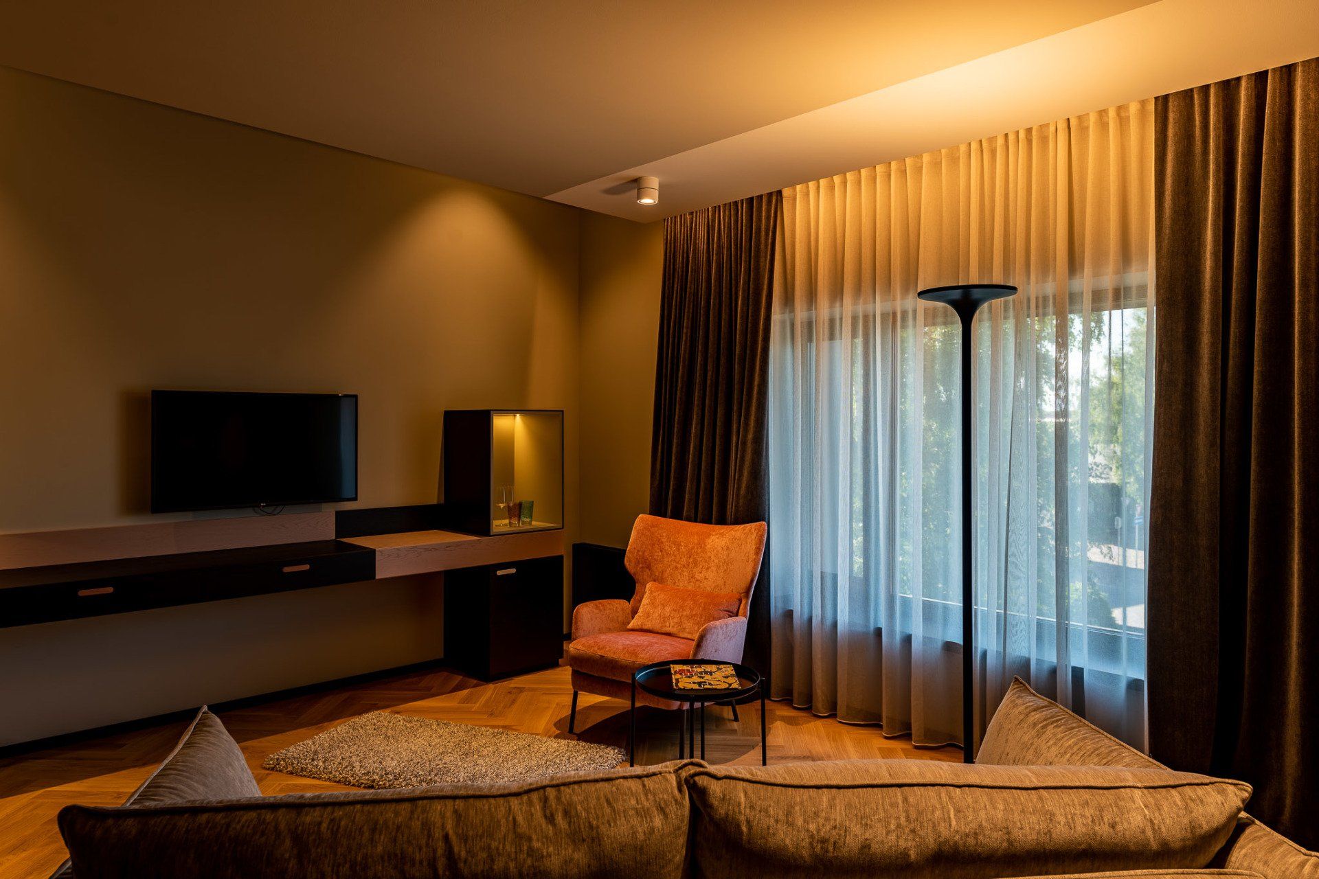 Superior Mansard King room 8