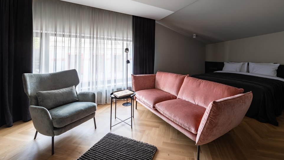 Superior Mansard King room