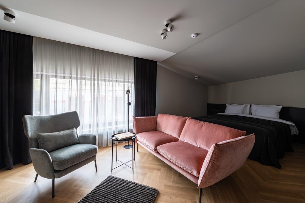 Superior Mansard King room 7