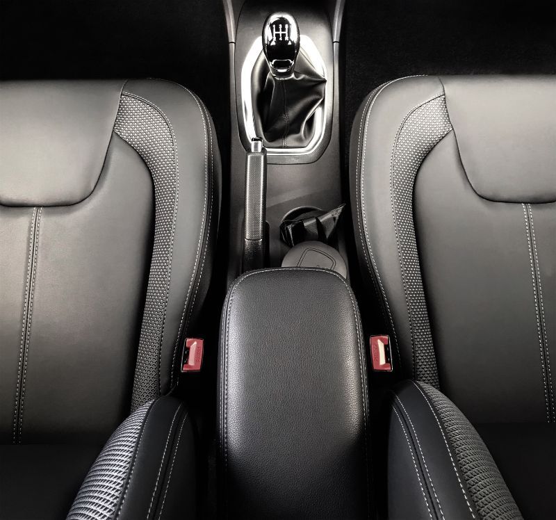 Interno DR 3 1.5 – MT coupé suv
