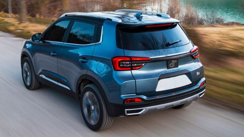 urban suv su strada