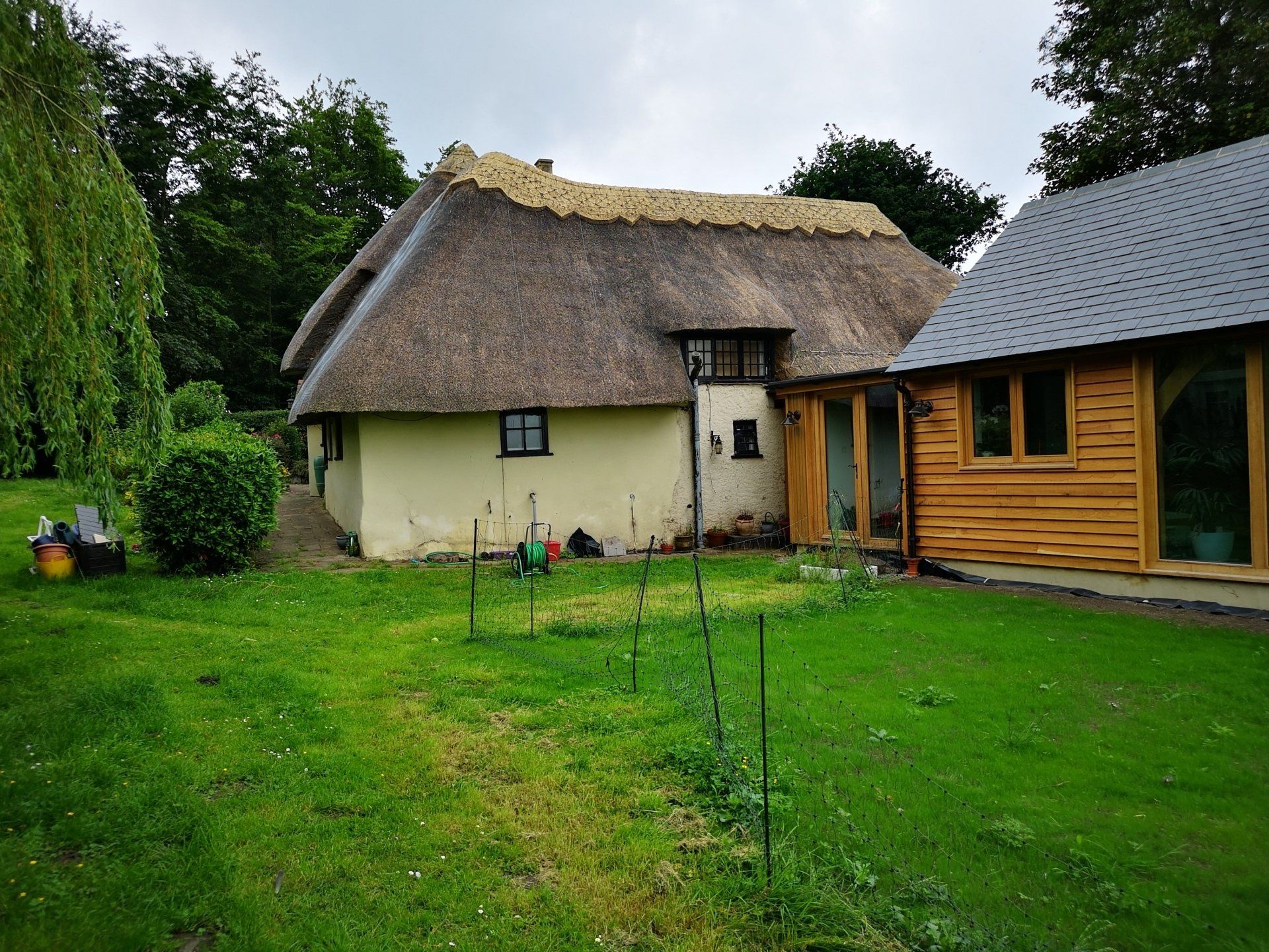 re ridge on thatched cottage stone bucks