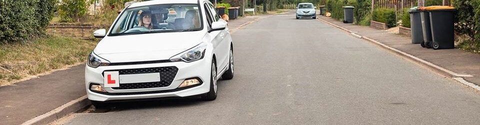 Online Driving Tutorial - Pull up on the right manoeuvre