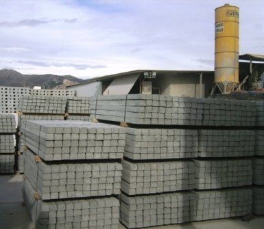 materiale per l'edilizia, cemento, travi materiale per l'edilizia, cemento, travi