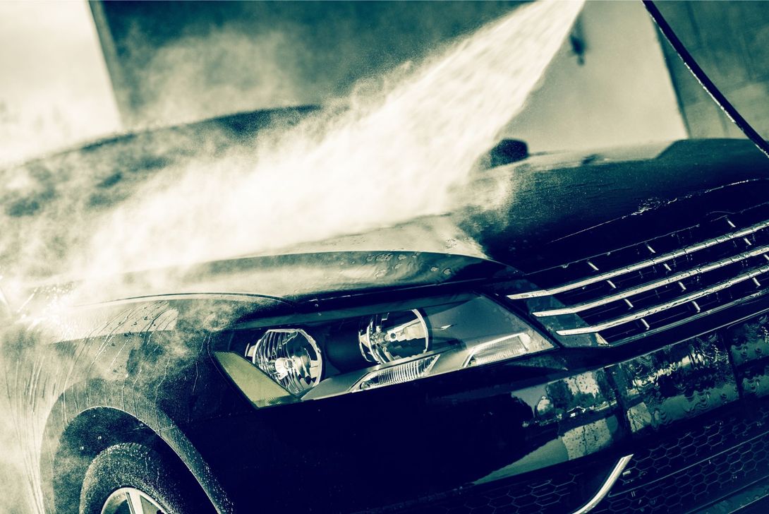 Pulizia dell'auto a getto