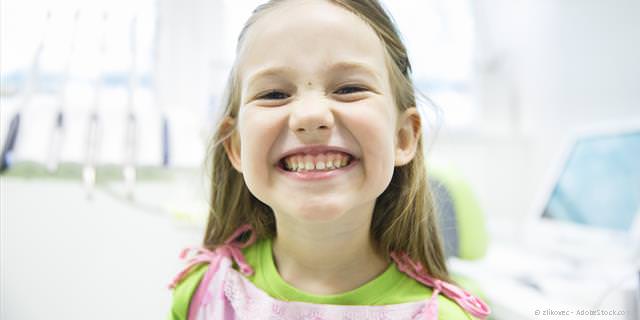 Kinderzahnbehandlung und Prophylaxe Kinderzahnbehandlung und Prophylaxe