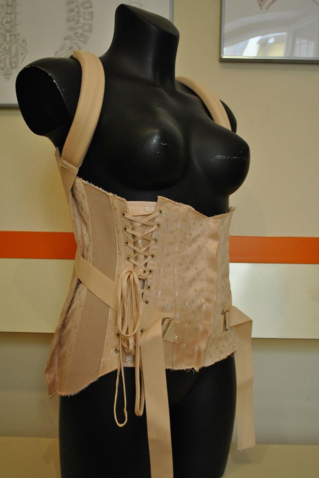 busto ortopedico per donna
