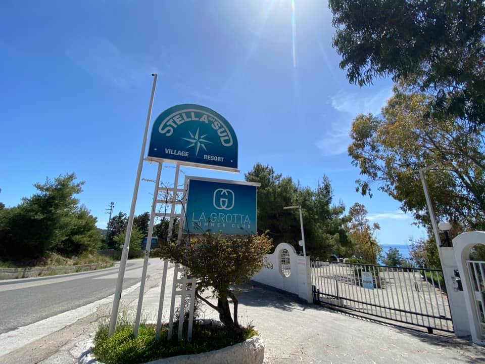 insegna locale sanificato