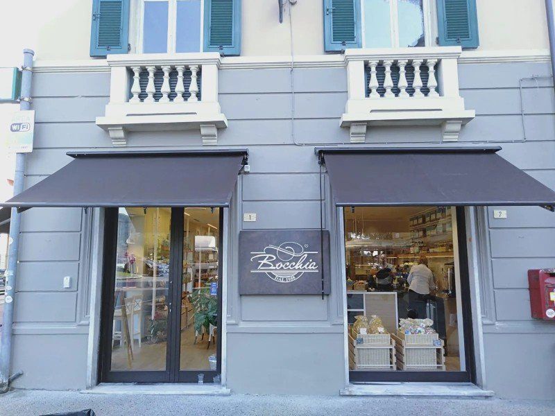 tende per negozi su strada