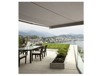 tenda su terrazzo con vista
