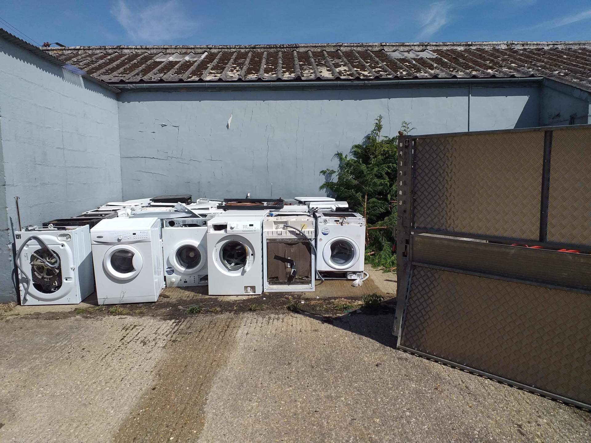 Scrap metal, old appliances