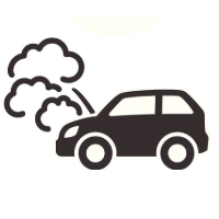 Une voiture avec son capot ouvert, émettant de la fumée.