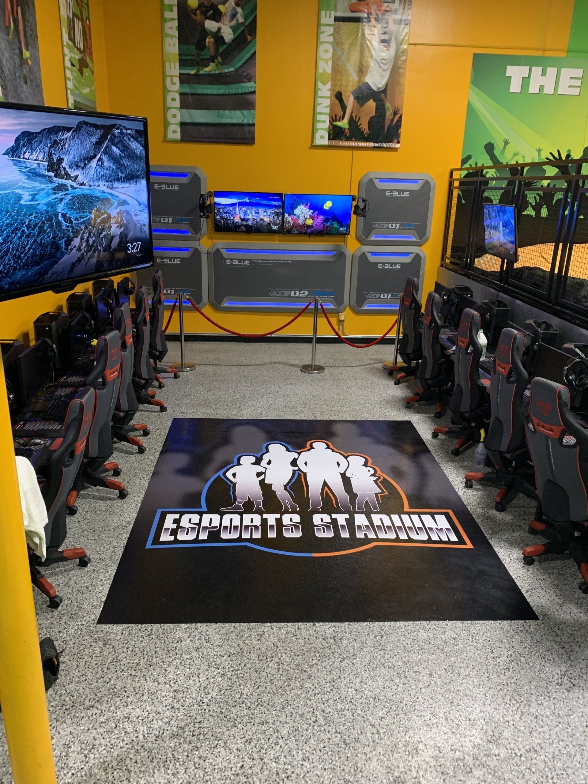 VINYL BANNERS​ — Large Format Printing Machine in Operation in Mission Viejo, CA