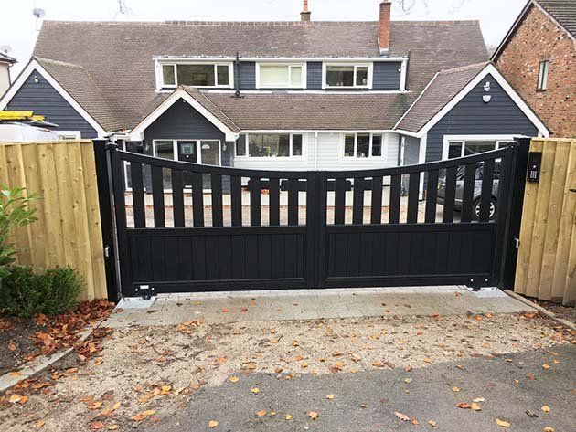 woodgrain gates