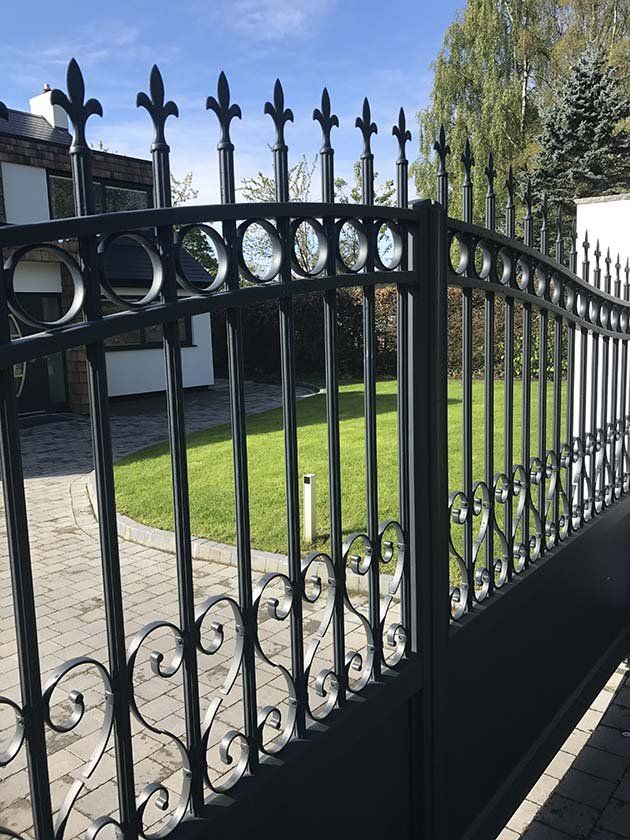 traditional gates