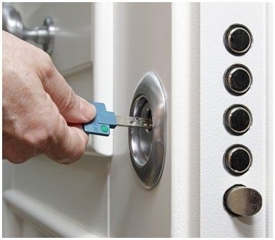 Dettaglio di una serratura di una porta