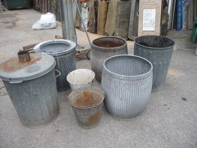 Dolly tubs and bins
