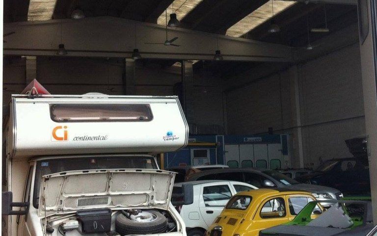 parcheggio di autofficina