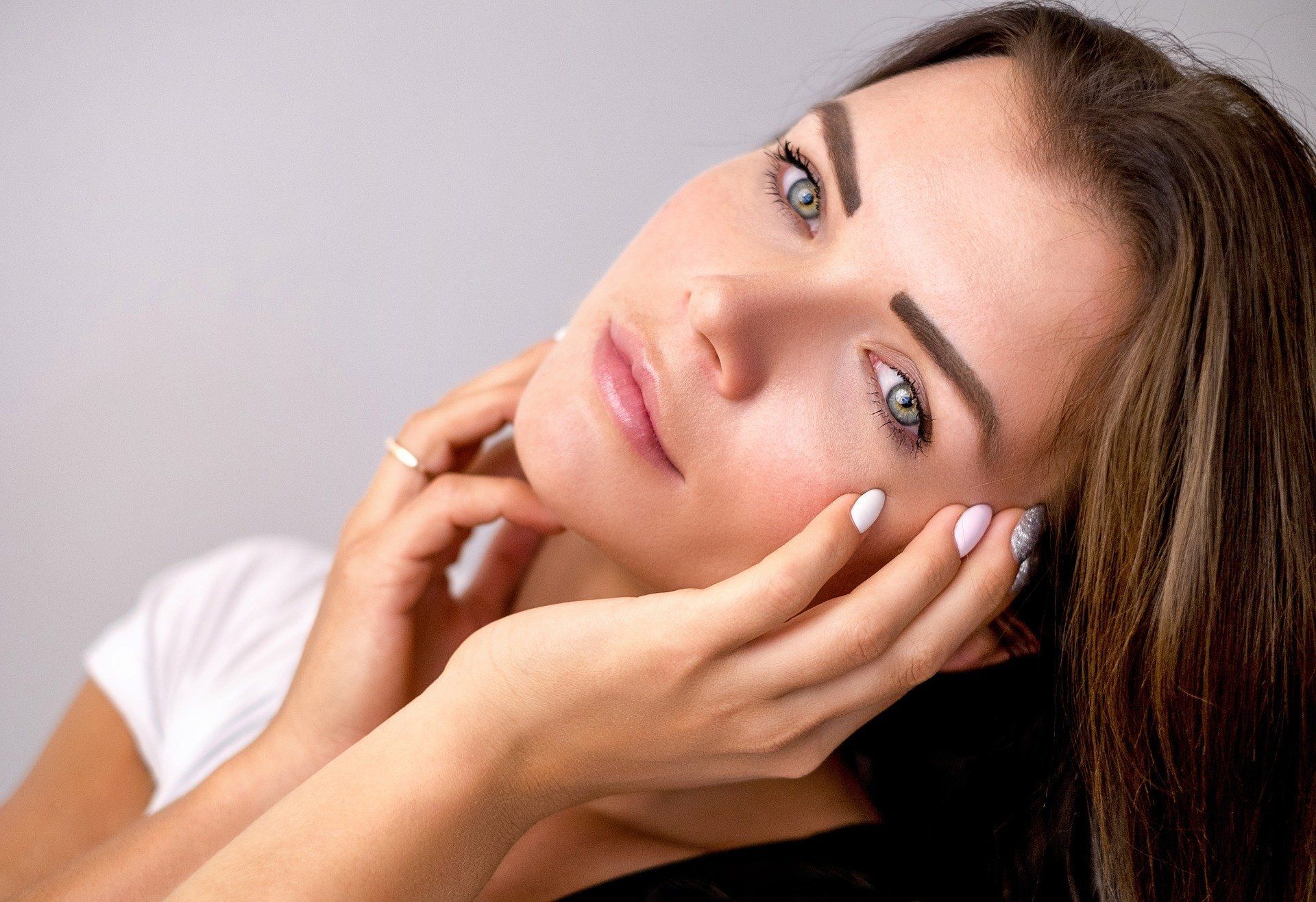 woman with crunchi skin products