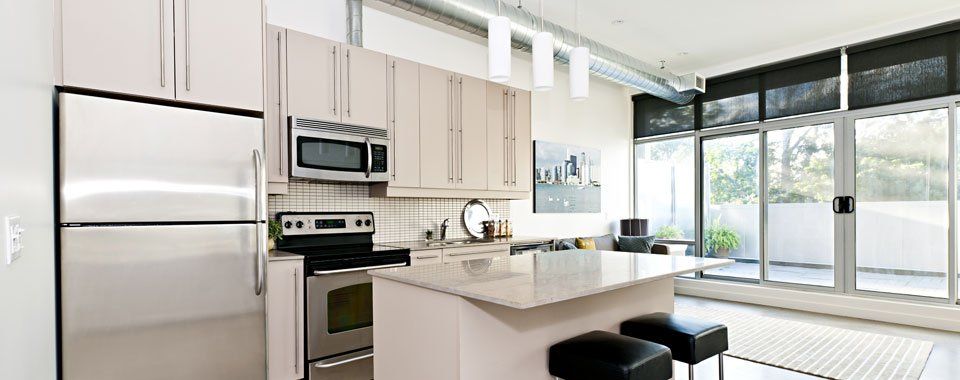 Domestic appliance installation