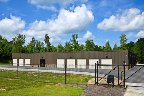 A storage company near Cuyahoga Falls, OH