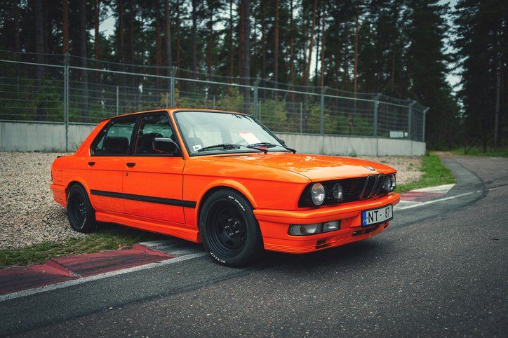 orange car