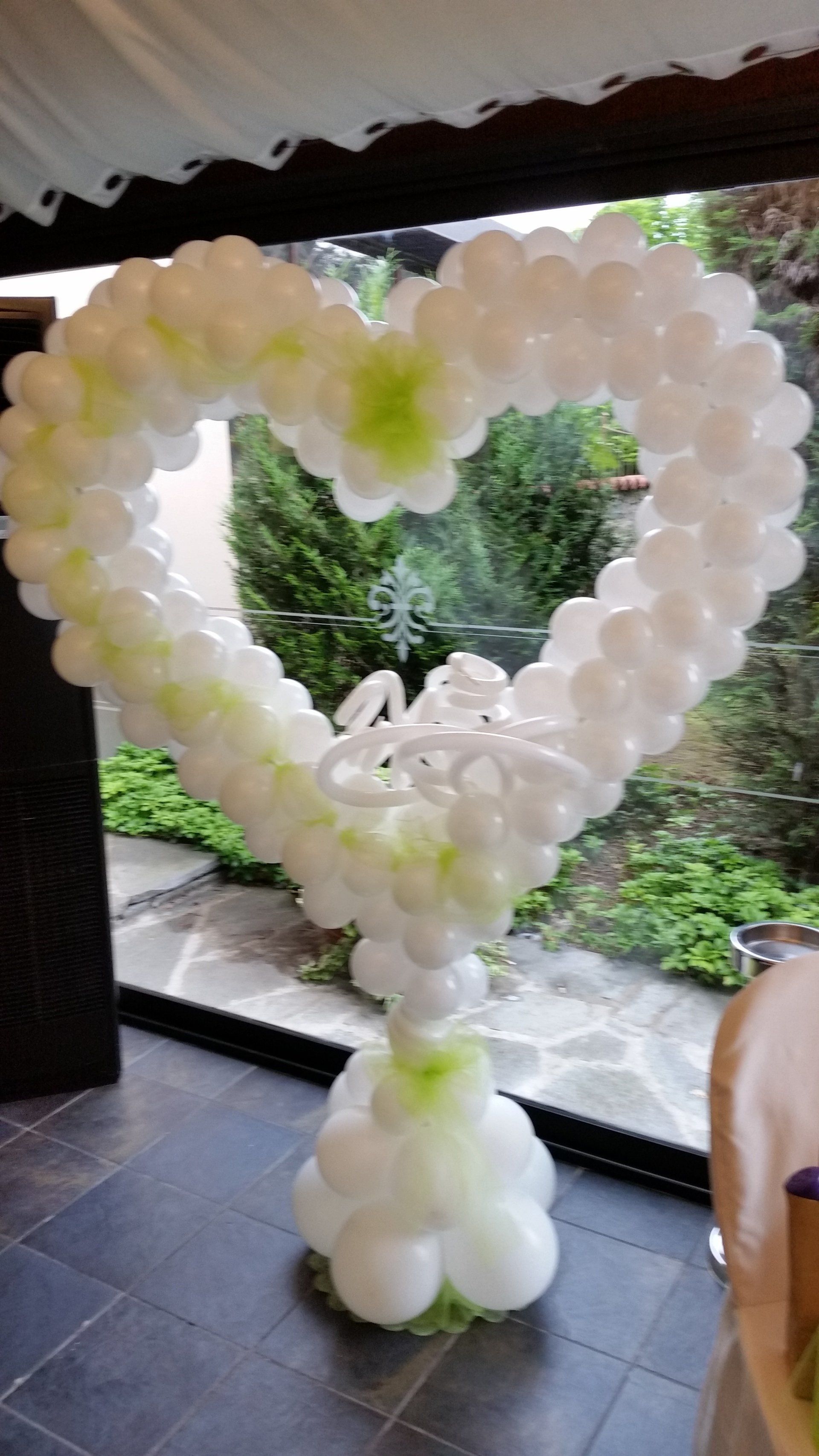 palloncini decorativi bianchi a forma di cuore