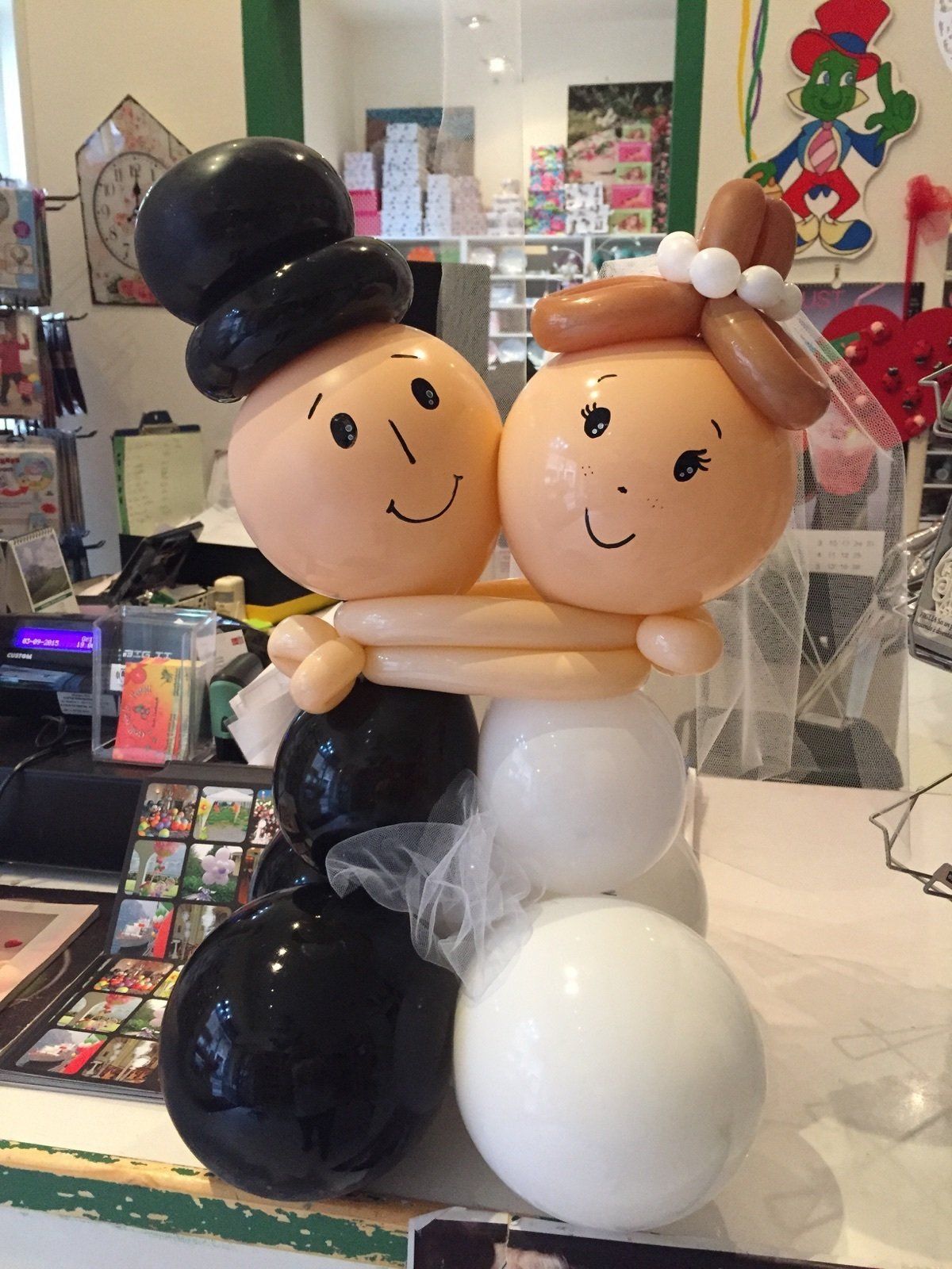 palloncini decorativi a forma di sposi