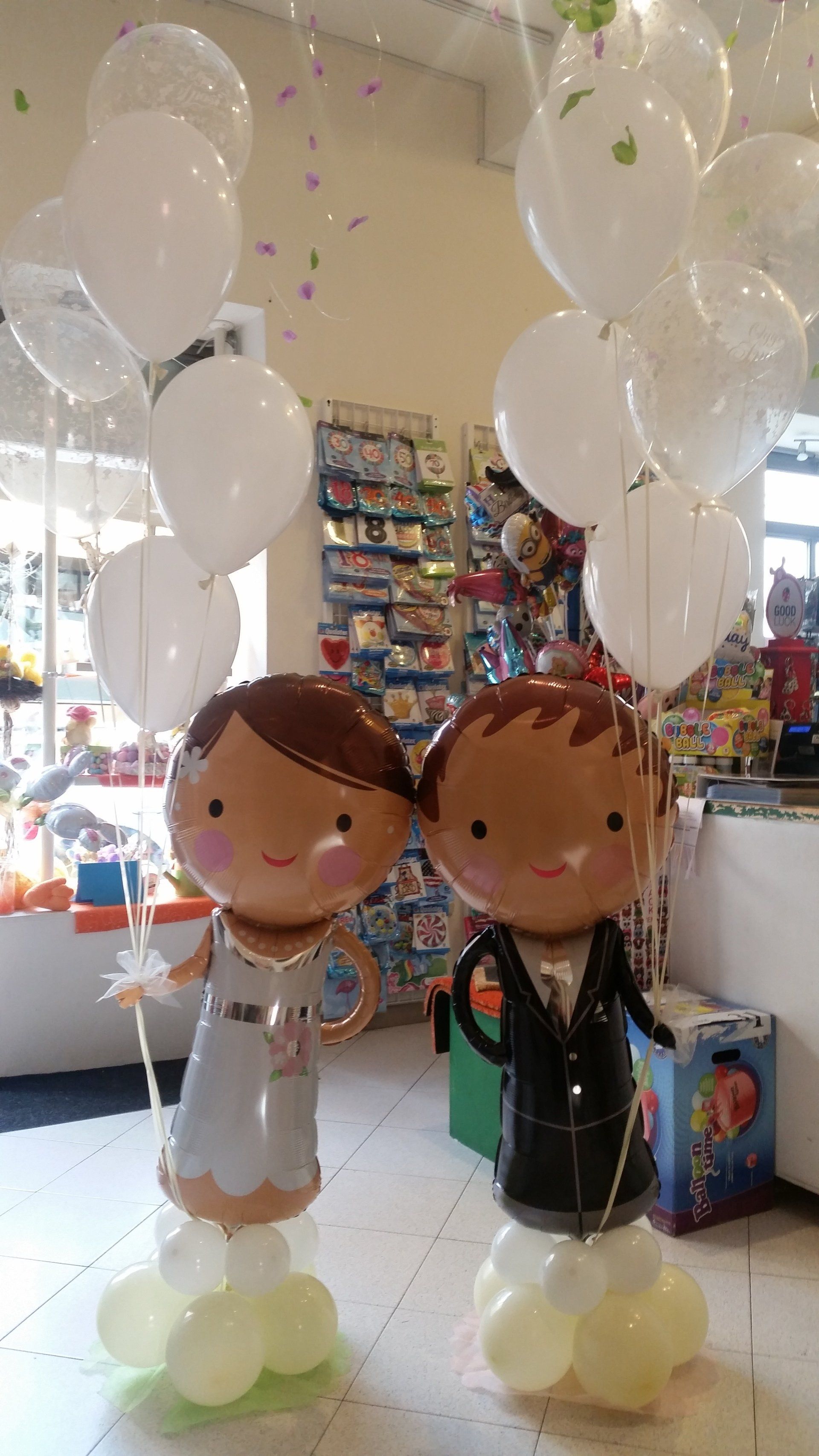palloncini decorativi a forma di sposi