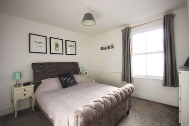 surbiton  £2,650 pcm