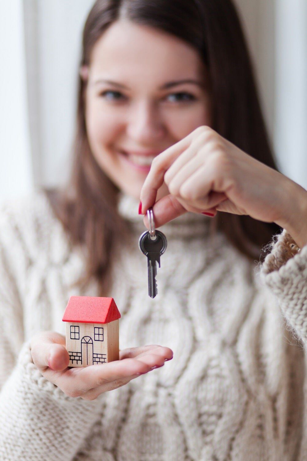 An image of home and key representing home insurance agent serving Salisbury, NC