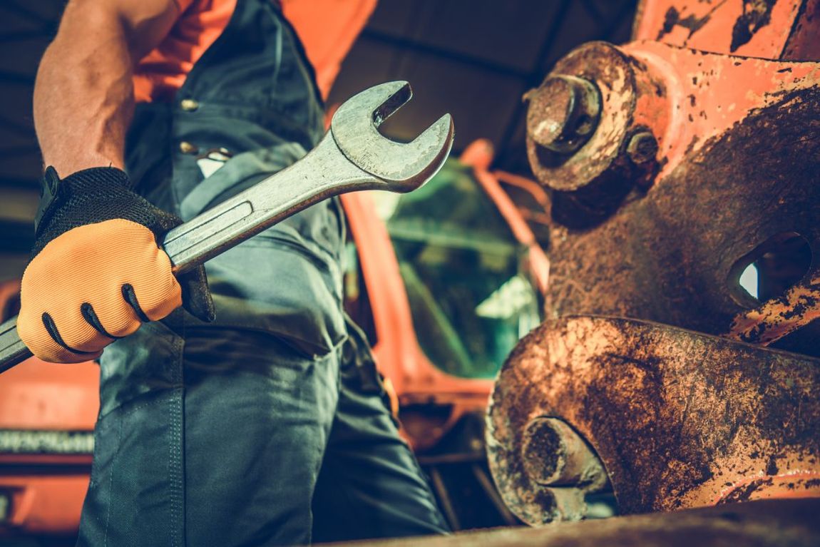 assistenza tecnica su macchine edili