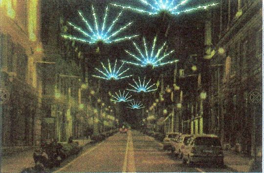 alberi  e case addobbati per le feste