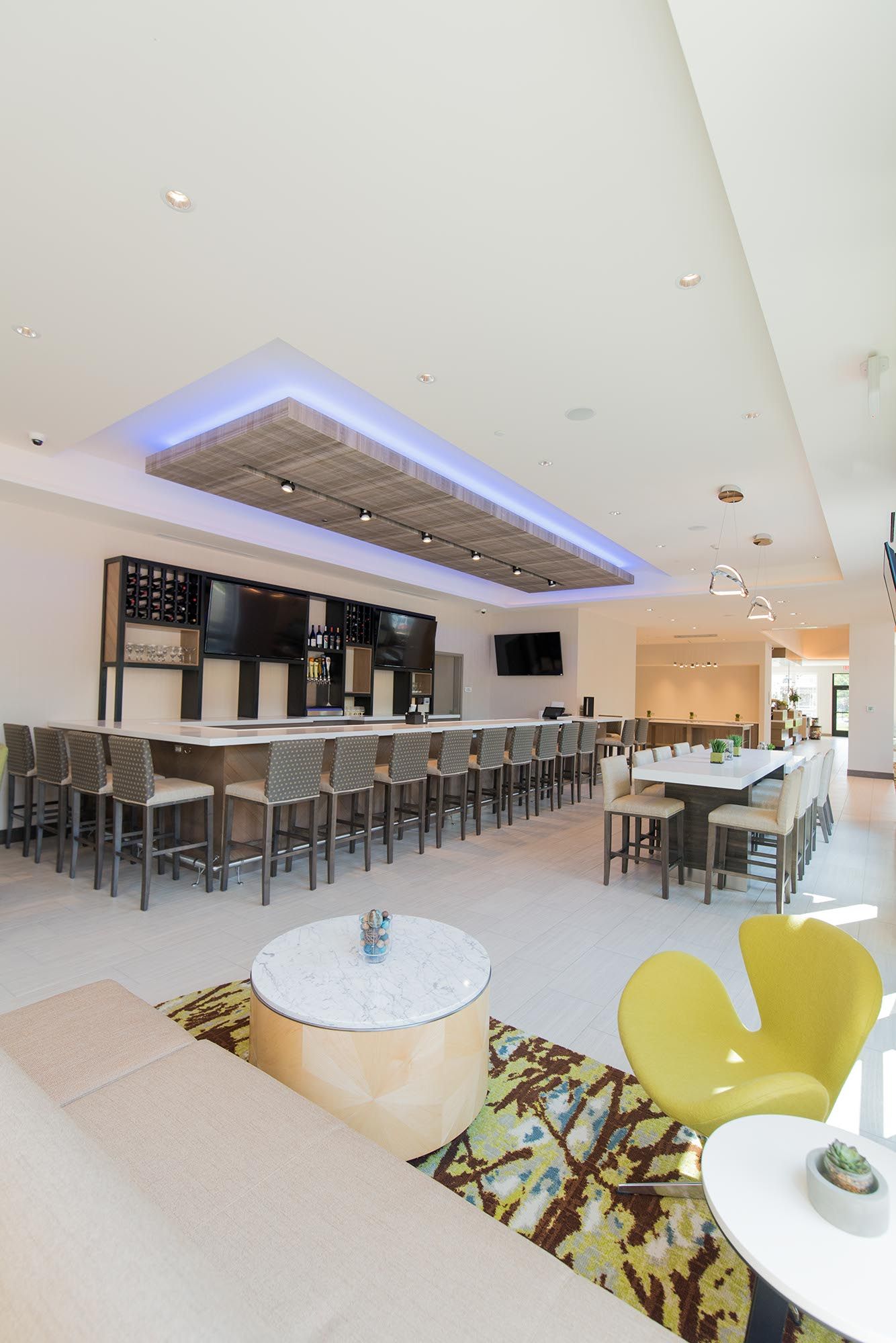Bar and dining at Hilton Garden Inn Hotel