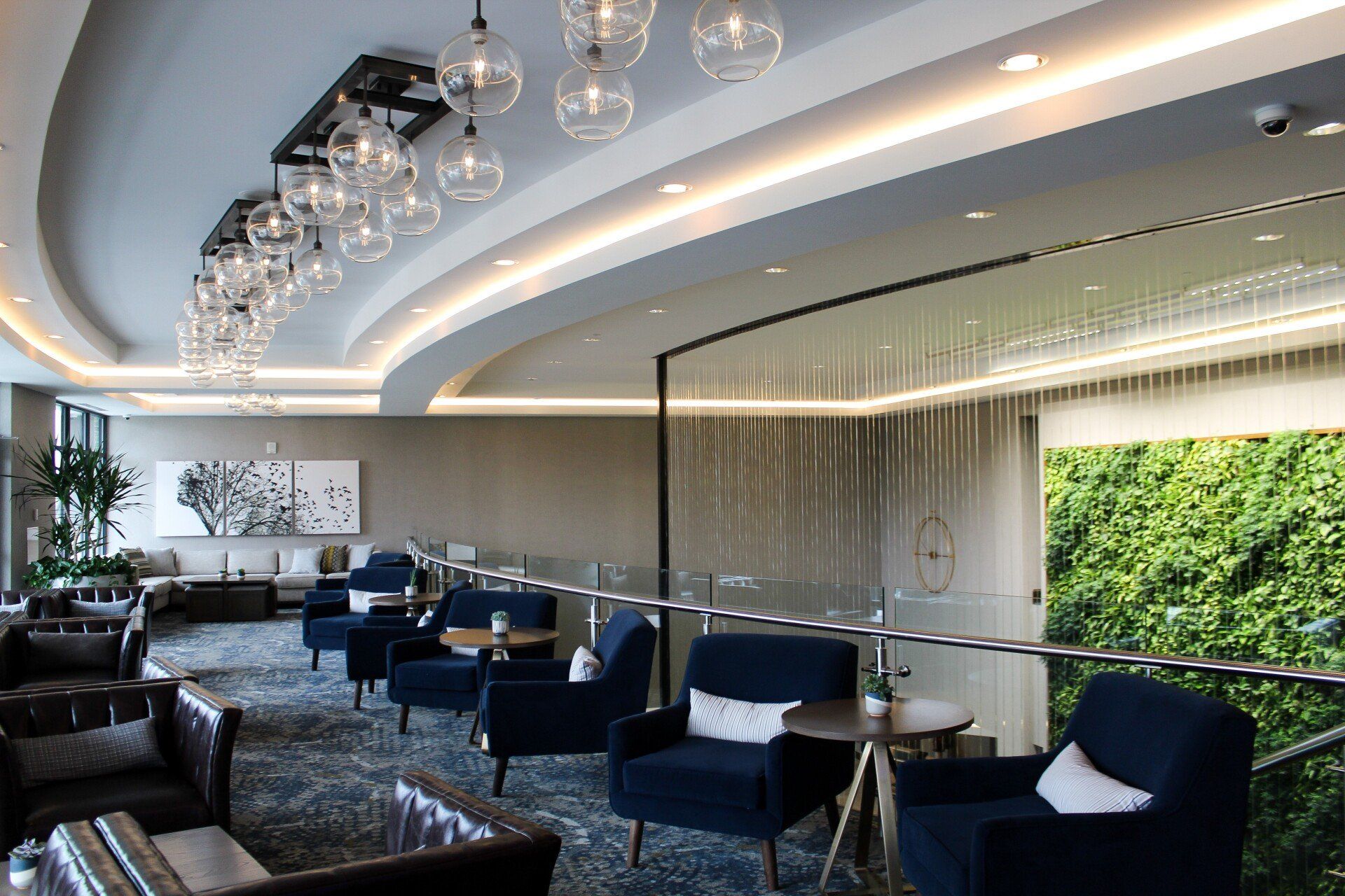 Lighting and sitting area in Embassy Suites