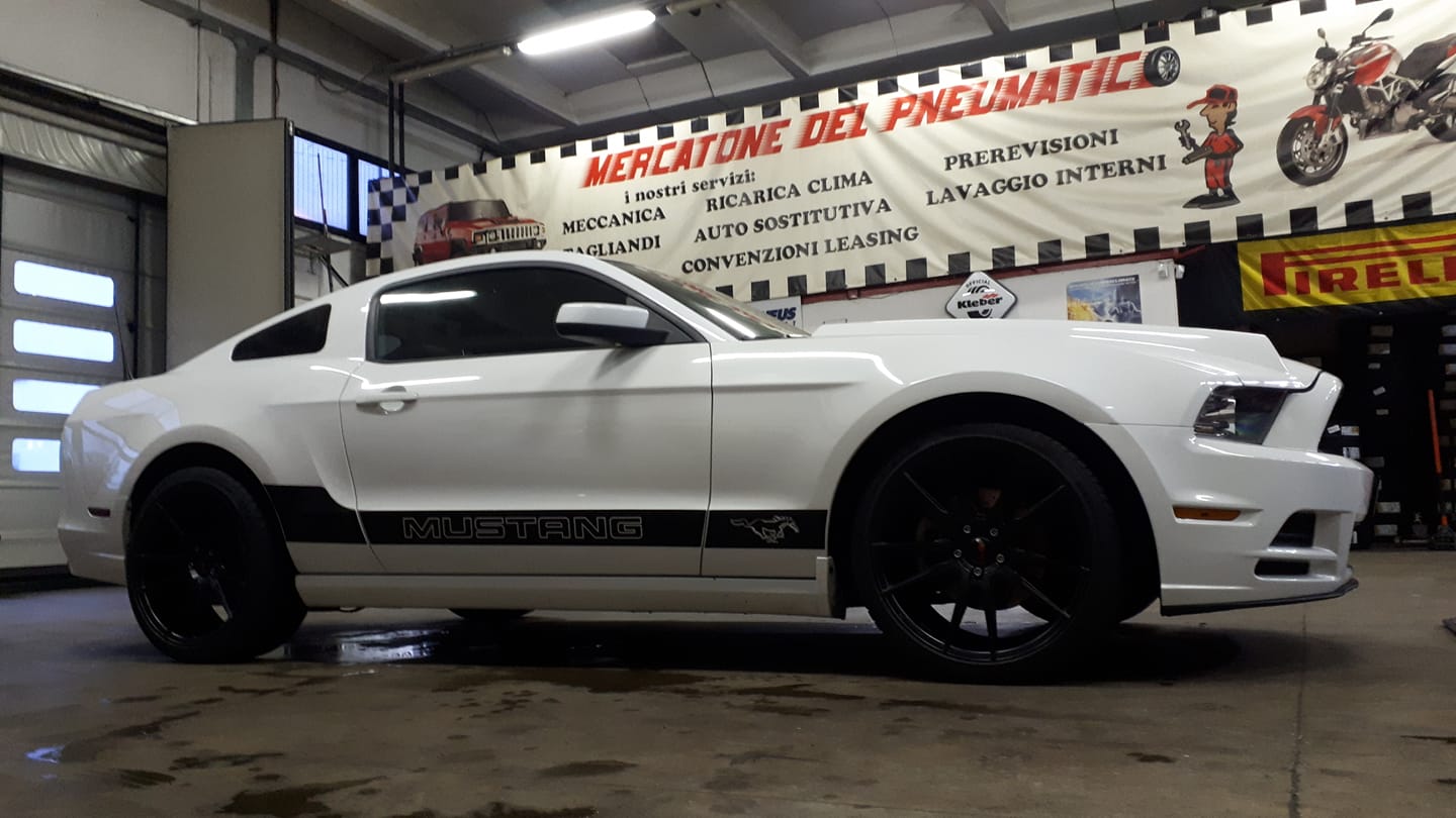 auto in officina per tagliando