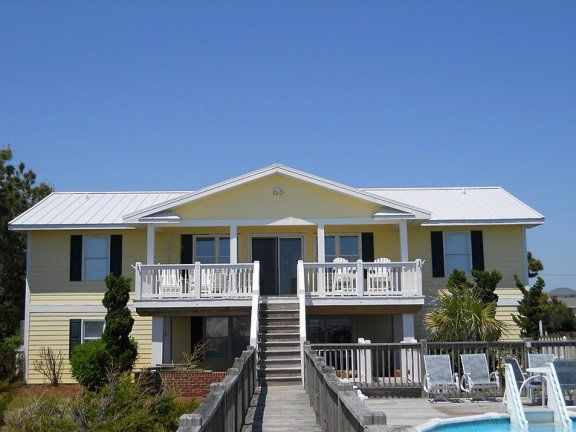 Suburban Home in NC - Roofing Service in Repair in Swansboro, North Carolina