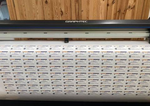 Graphic label machine