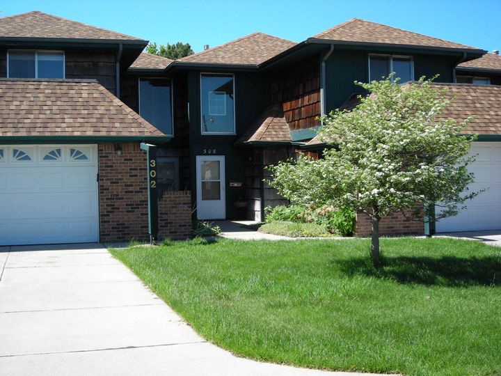 Cedar Wood Condos Exterior