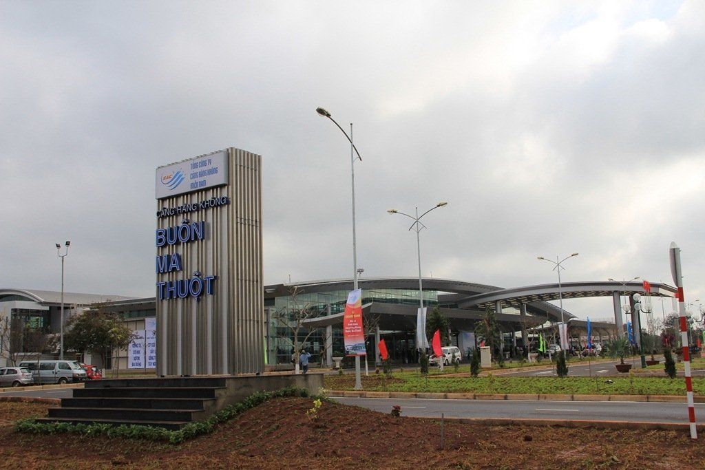 A large building with a sign in front of it that says ' bursa ' on it